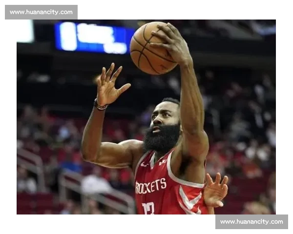 哈登：评论员眼中的进攻革命者与争议行者